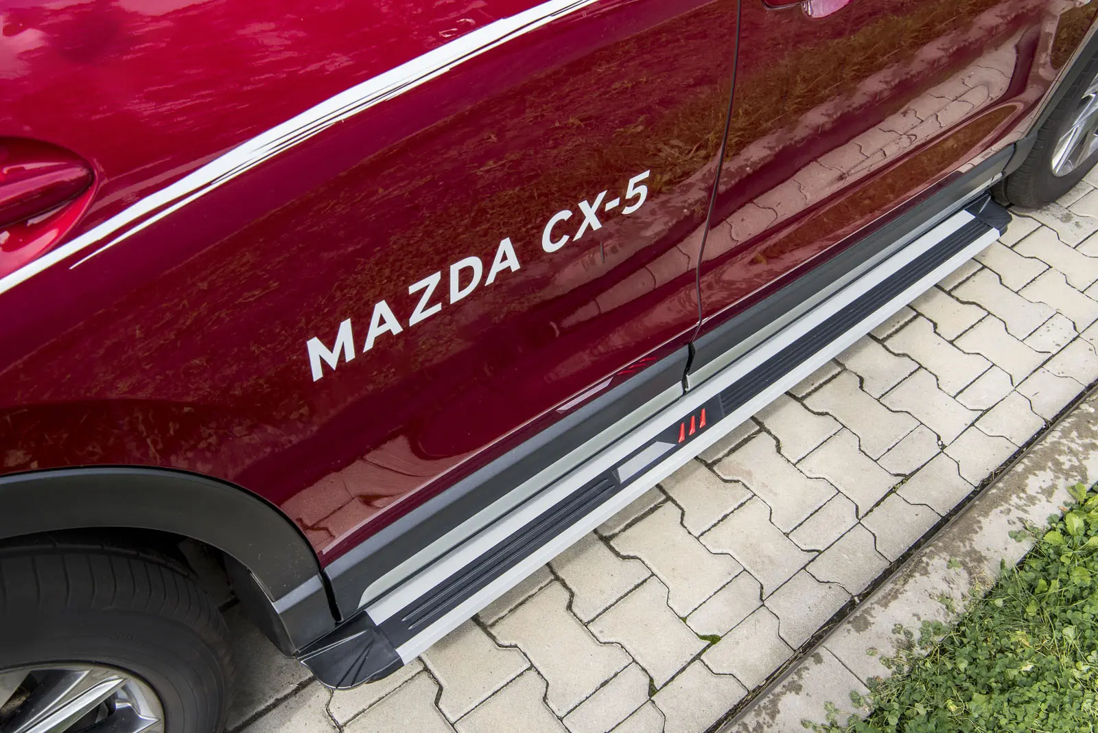 Stigtrinn Mazda CX-5 II 2017 ->