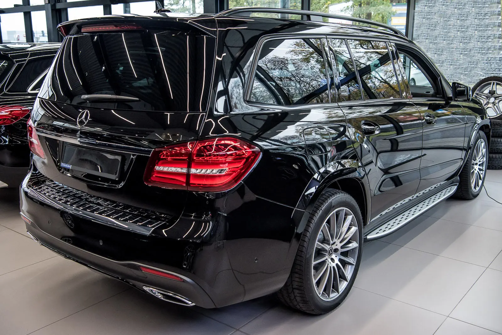 Stigtrinn Mercedes-Benz GL (X166) 2012 - 2015 / Mercedes-Benz GLS (X166) 2015-2019 – bilde 2
