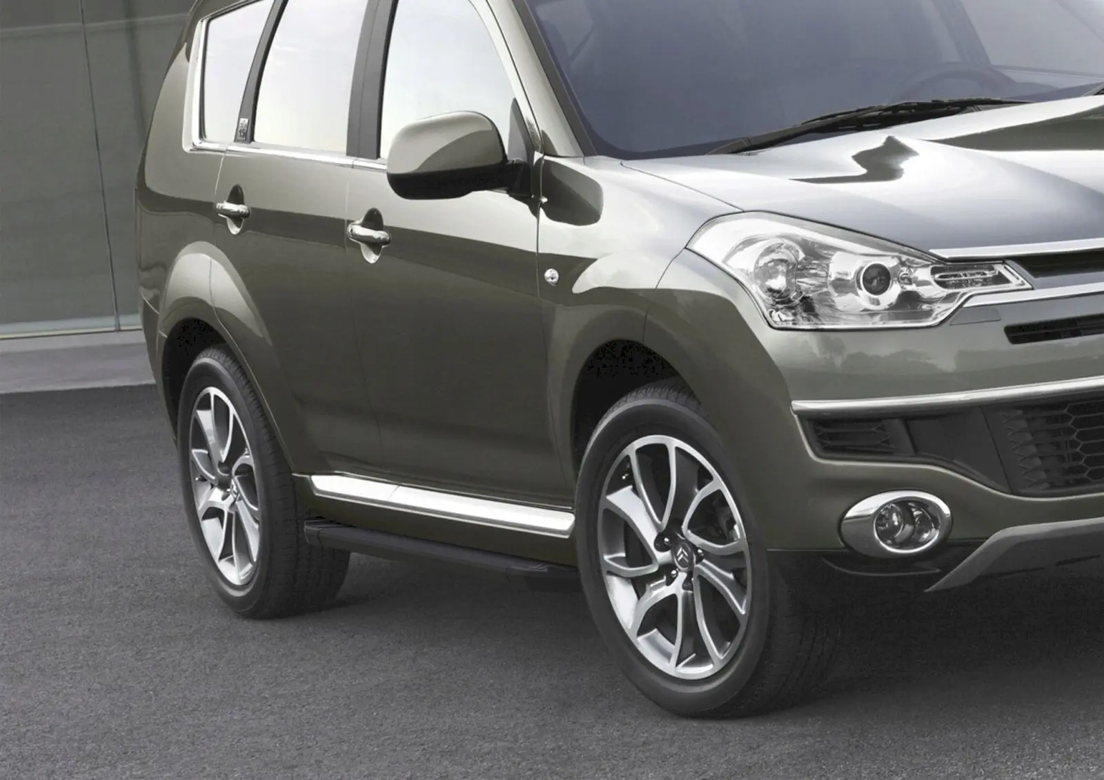 Stigtrinn Mitsubishi ASX I 2010 - 2016