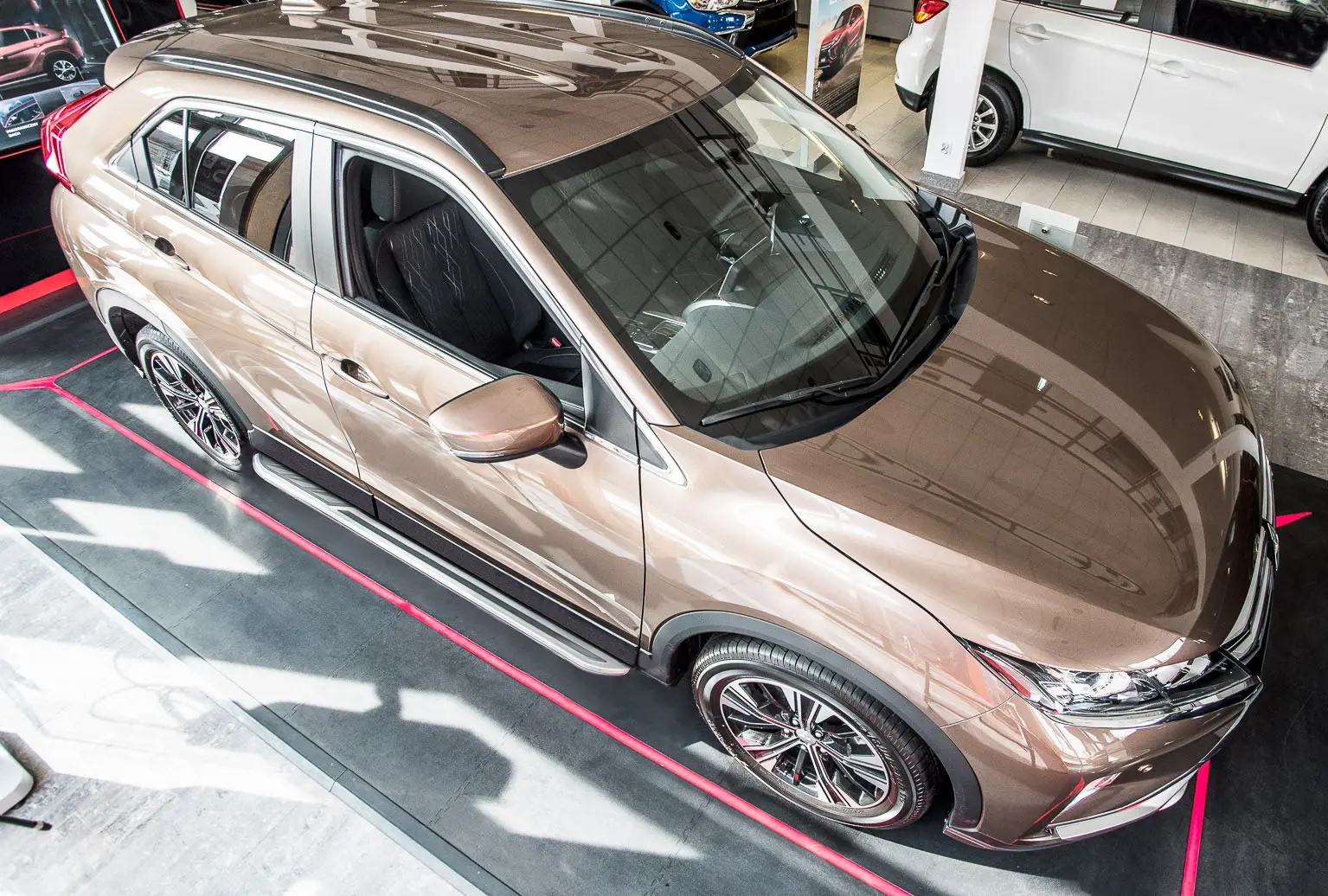 Stigtrinn Mitsubishi Eclipse Cross 2018-> – bilde 5