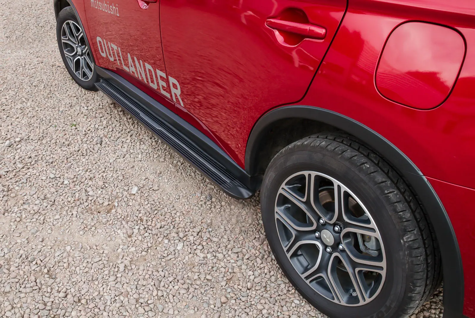 Stigtrinn Mitsubishi Outlander III 2012 - 2022 │ Black Edition