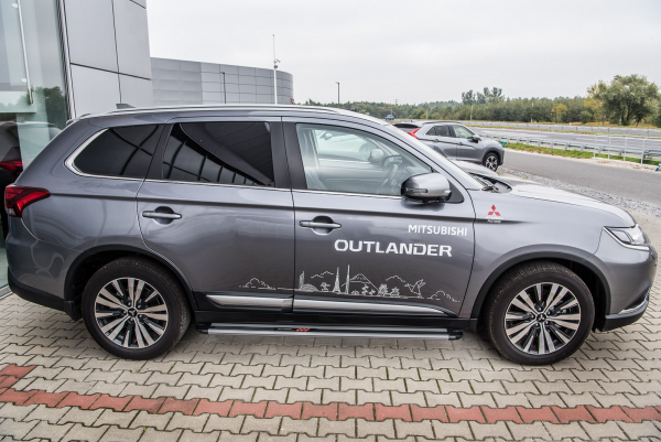 Stigtrinn Mitsubishi Outlander III 2012 - 2022 – bilde 5