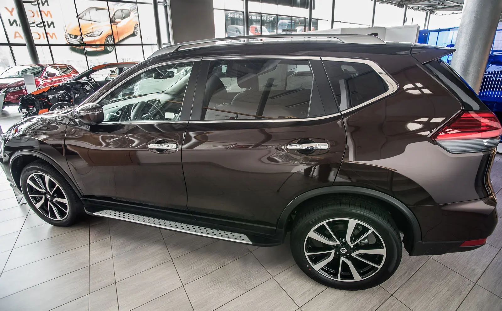 Stigtrinn Nissan X-Trail III (T32) 2013 - 2021 – bilde 5