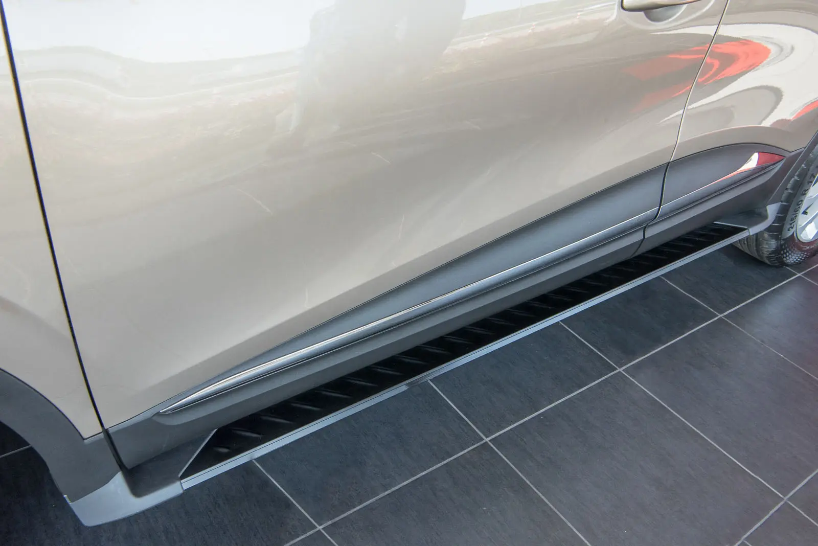 Stigtrinn Renault Kadjar 2016-> – bilde 2