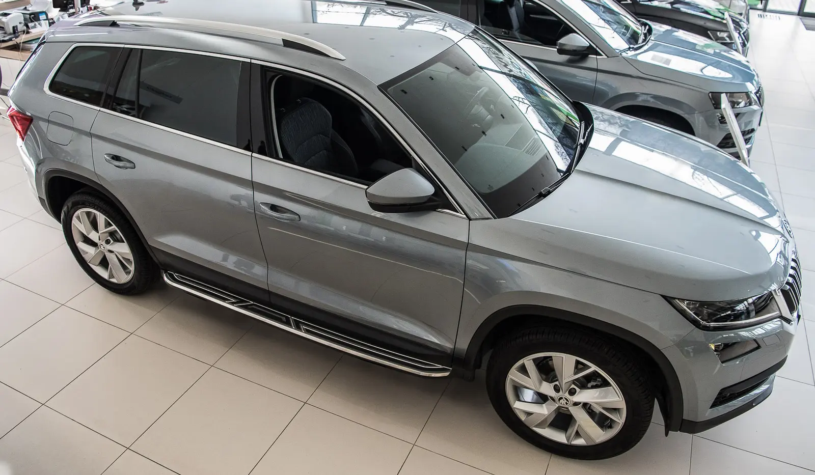 Stigtrinn Škoda Kodiaq I 2016 - 2024 – bilde 2