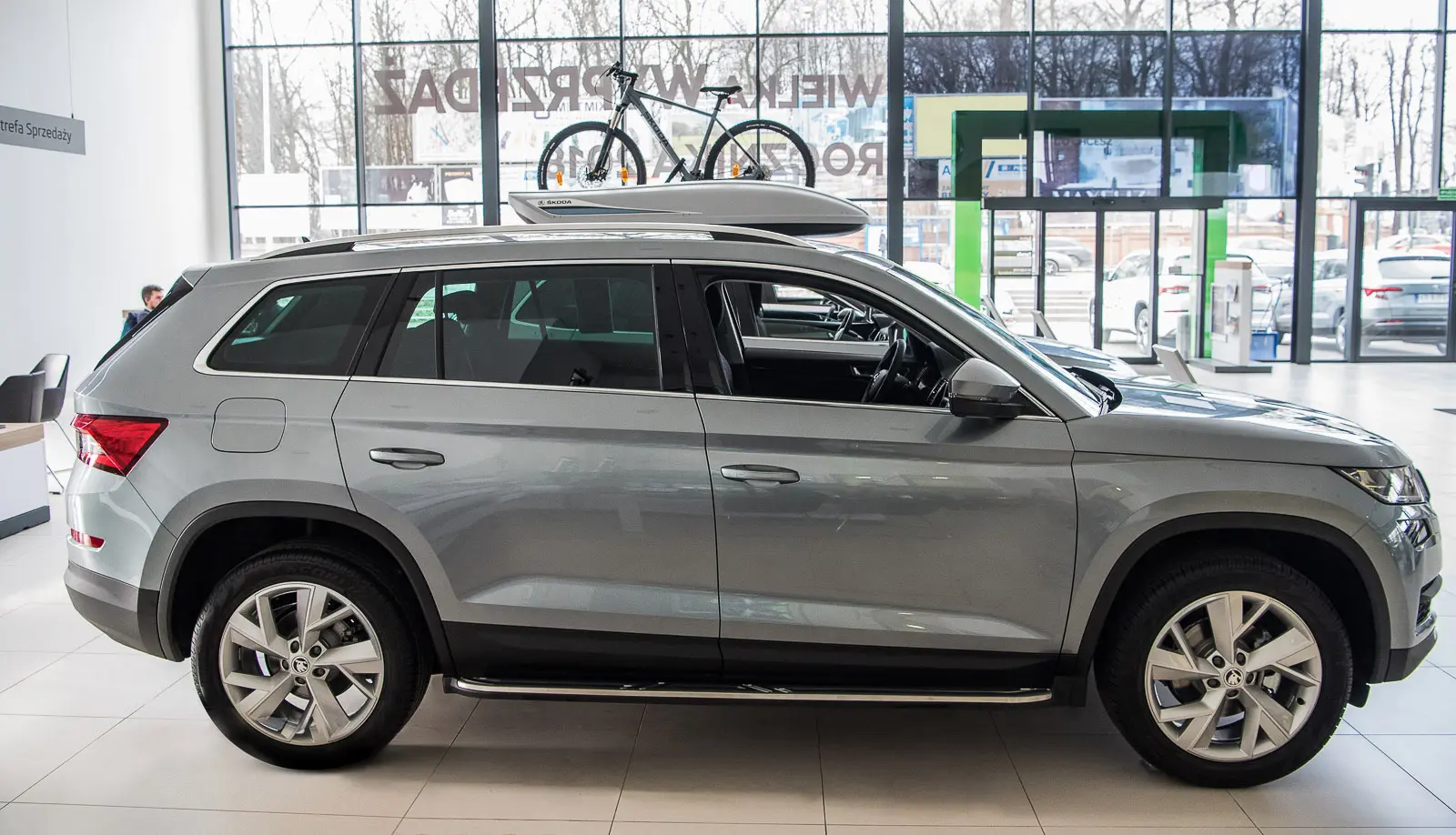 Stigtrinn Škoda Kodiaq I 2016 - 2024 – bilde 4