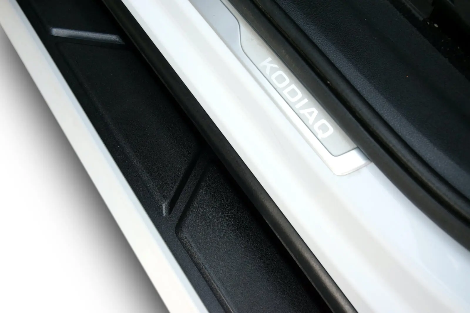 Stigtrinn Škoda Kodiaq I 2016 - 2024 – bilde 5