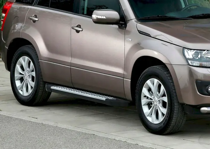 Stigtrinn Suzuki Grand Vitara II 2005-2016