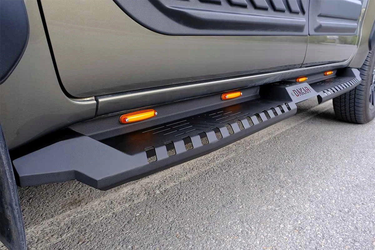 Stigtrinn Toyota Hilux VIII 2015 -> │ med LED-lys Dakar V2 Edition