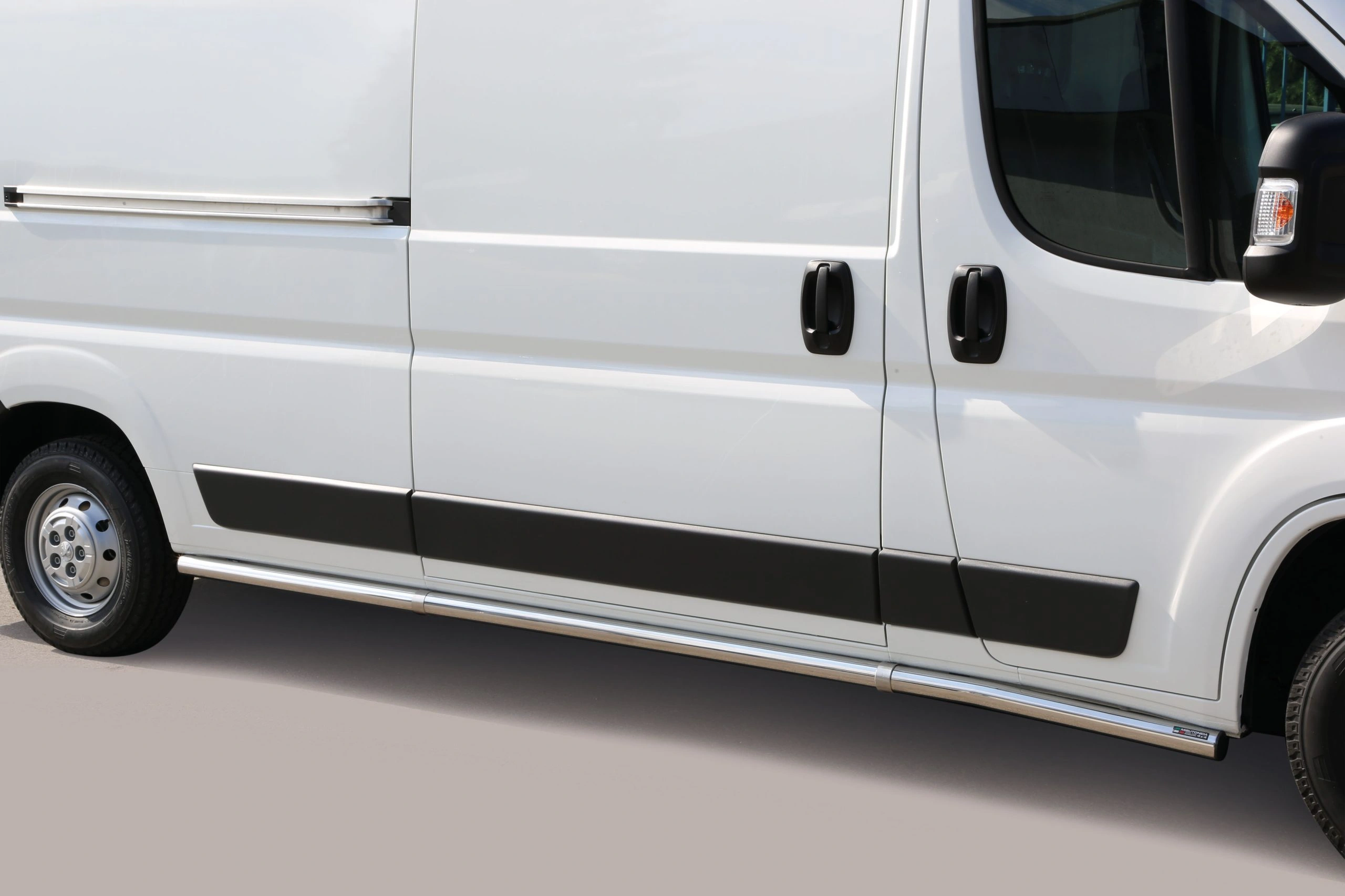 Stigtrinn Toyota Proace Max 2024 -> │ LWB - L3 / L4 - D - Ø63mm Chrome