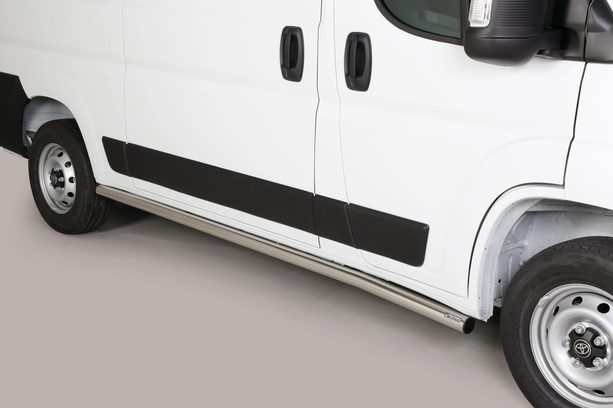 Stigtrinn Toyota Proace Max 2024 -> │ MWB - L2 - D - Ø63mm Chrome