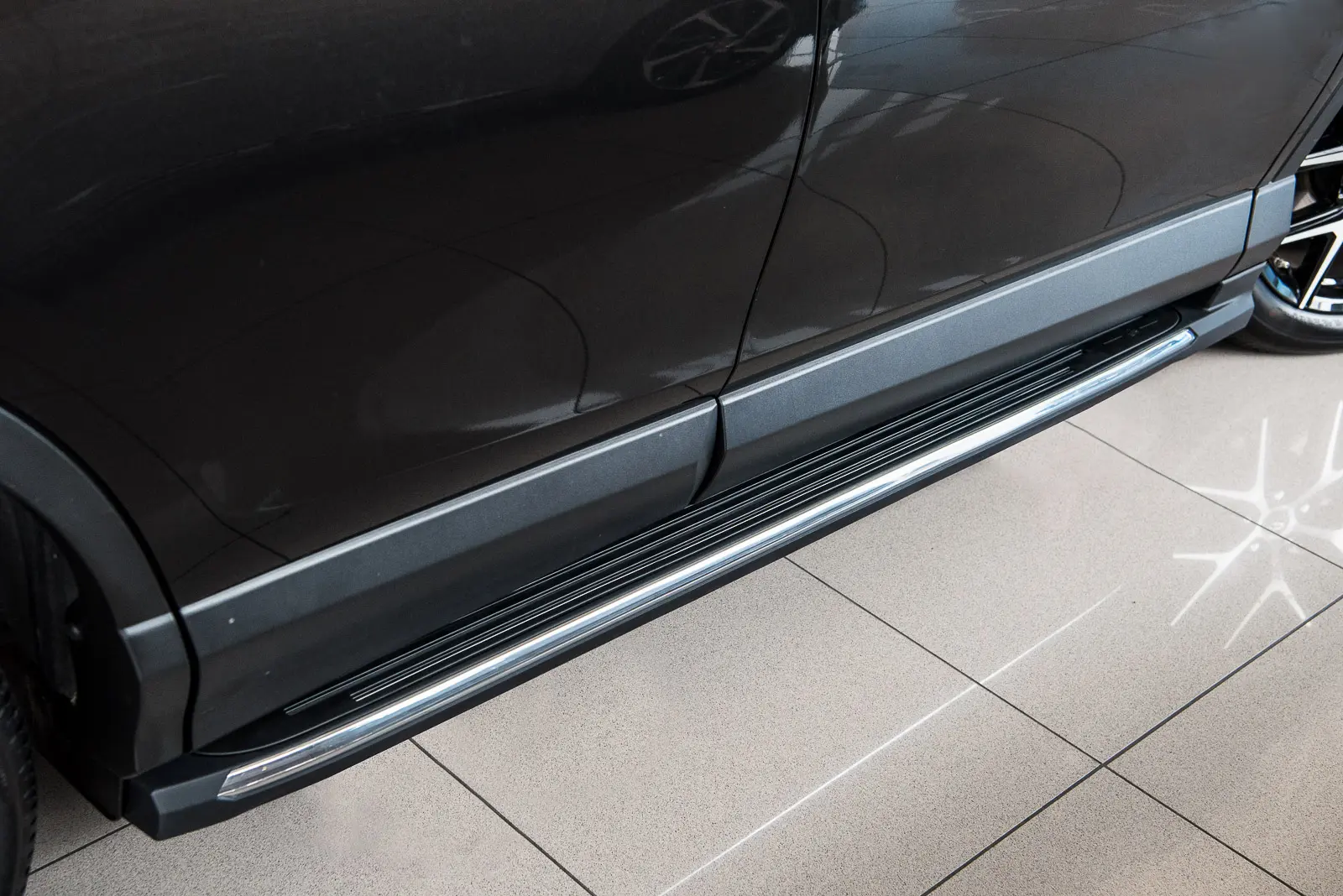 Stigtrinn Toyota RAV4 IV Facelift 2015 - 2019