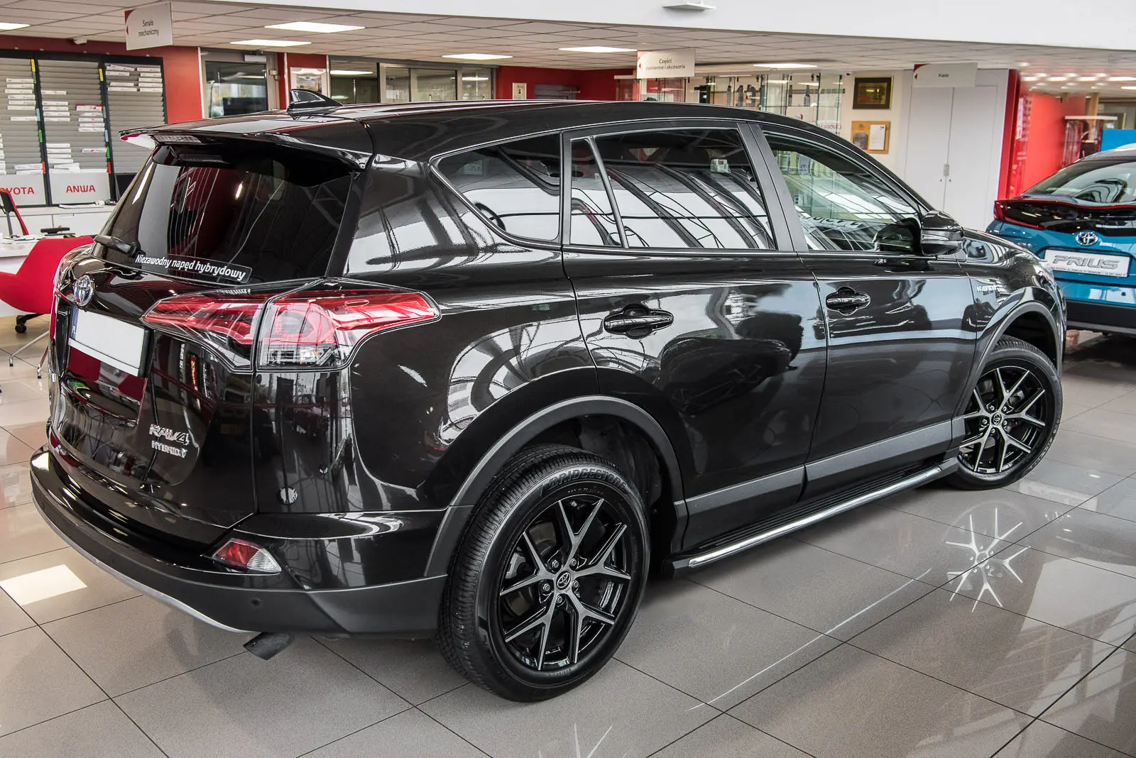 Stigtrinn Toyota RAV4 IV Facelift 2015 - 2019 – bilde 2