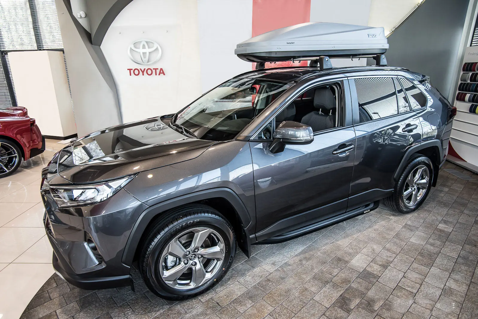 Stigtrinn Toyota RAV4 V 2019 -> / Toyota RAV4 Plug-in Hybrid 2020 -> – bilde 3