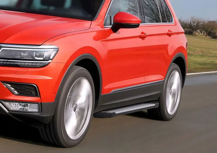 Stigtrinn VW Tiguan II  2016 ->