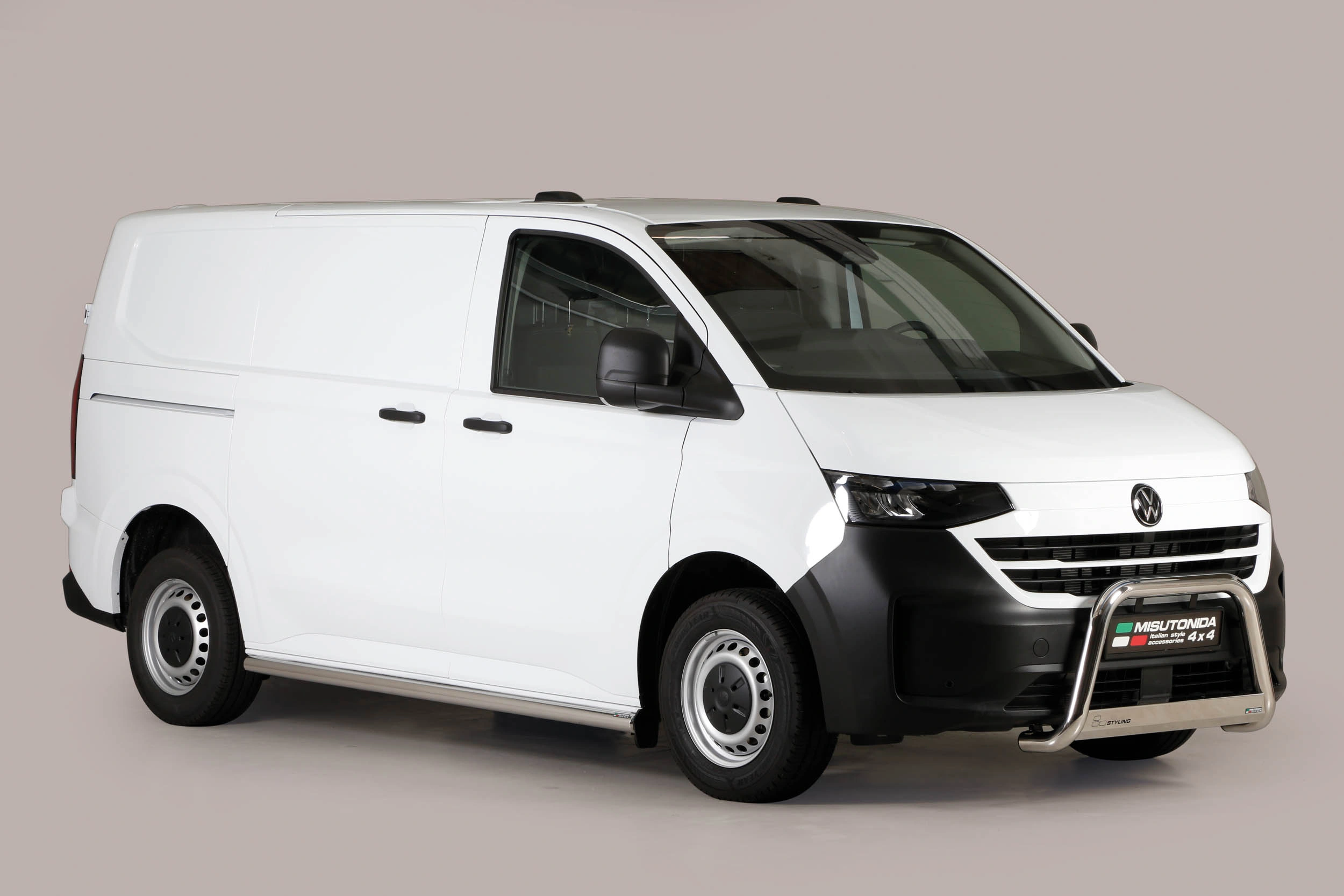 Stigtrinn VW Transporter T7 / Caravelle T7 2024 -> │ Kort (L1) - D - Ø63mm Chrome – bilde 2