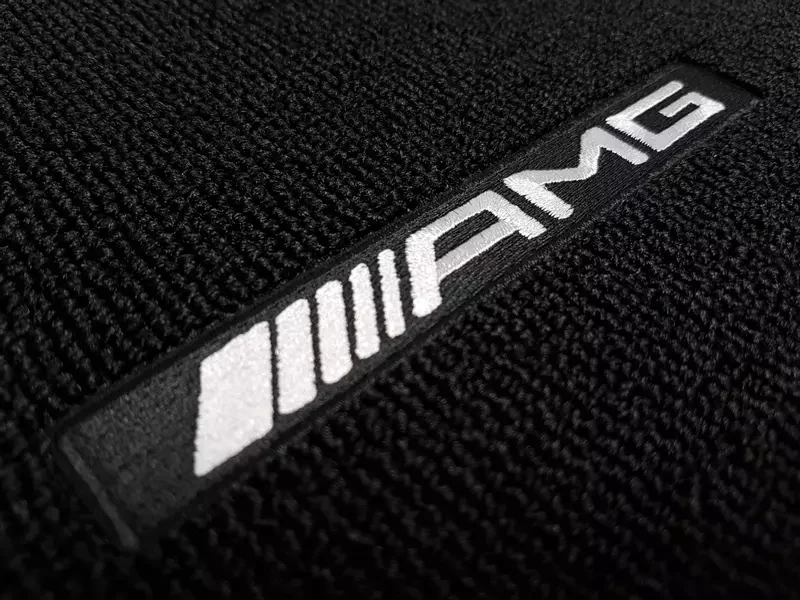 Stoffmatter Mercedes-Benz C (W205 / S205) 2014 - 2021 │ Genuine® AMG Floor Mats - sett 4 stk. – bilde 2