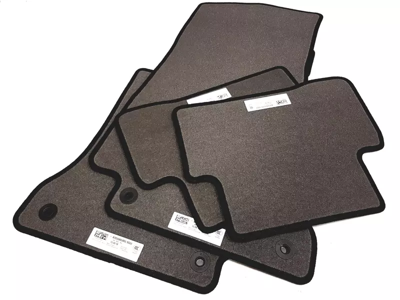 Stoffmatter Mercedes-Benz C (W205 / S205) 2014 - 2021 │ Genuine® AMG Floor Mats - sett 4 stk. – bilde 5