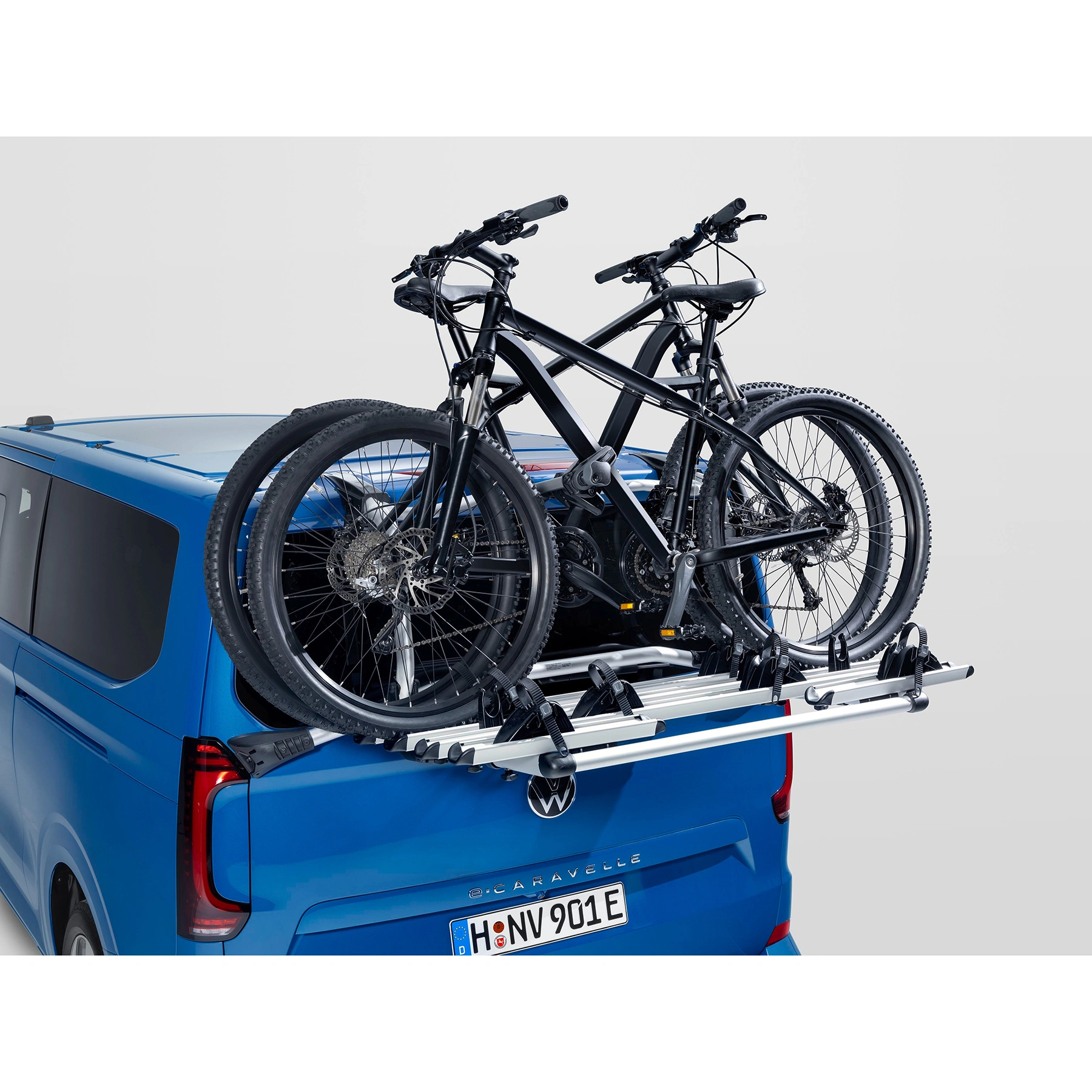 Sykkelstativ VW T7 Transporter / Caravelle 2024 -> │ for bakluke Genuine®  Heckträger til bakluke – bilde 3