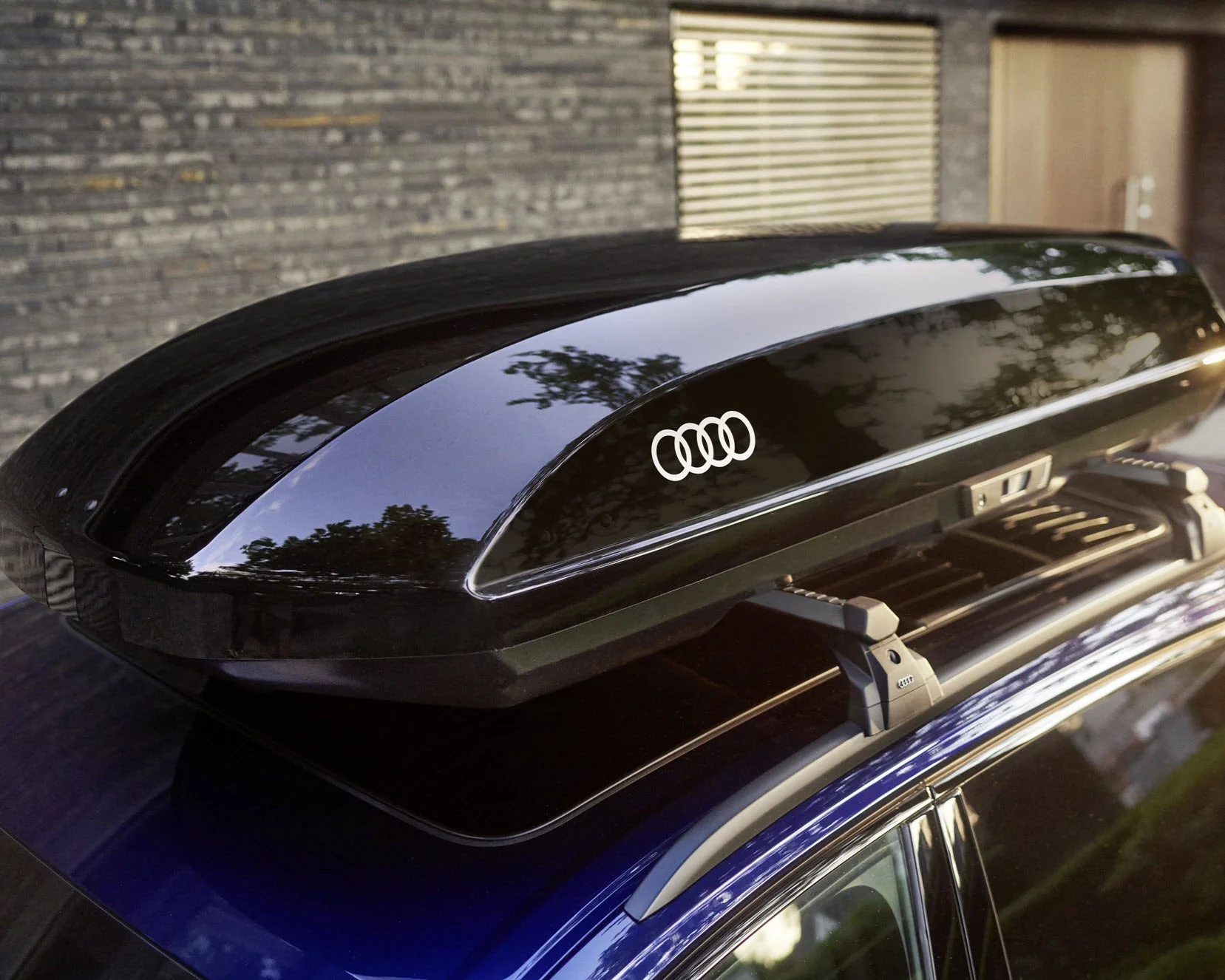 Takboks Audi Ski and Luggage Box │ Skiboks Roof Box 430 Lockable Quick Attachment System - Black Edition – bilde 7
