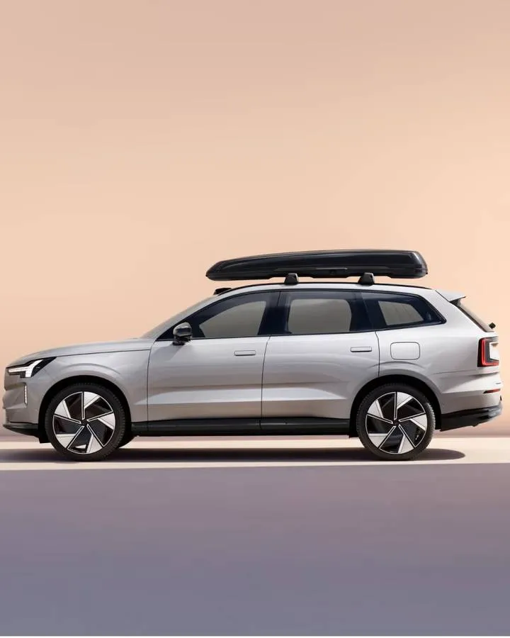 Takboks Volvo Travel Premier 430 │ Skiboks med LED-belysning - Genuine® Roof Box Quick Attachment System - Black Edition Image 8
