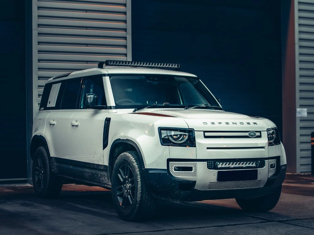 Takkit Lazer Land Rover Defender II (L663) 2019 -> │ Lazer Linear 42 - Roof Mounting Kit Komplett LED Fjernlys Pakke
