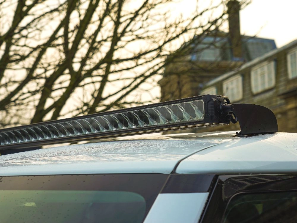 Takkit Lazer Land Rover Defender II (L663) 2019 -> │ Lazer Linear 42 - Roof Mounting Kit Komplett LED Fjernlys Pakke – bilde 4