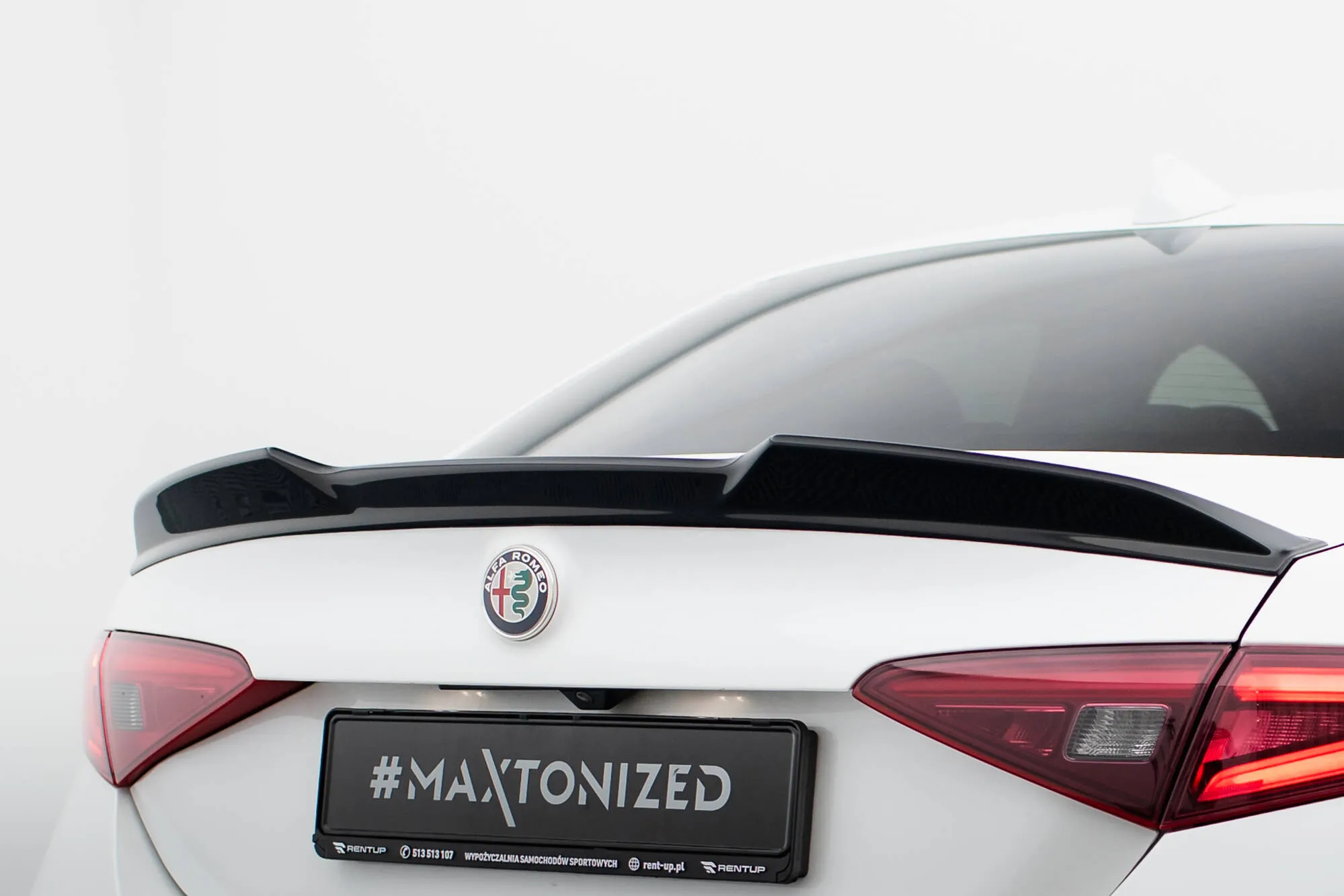 Takspoiler Alfa Romeo Giulia Quadrifoglio 2015 -> | Glossy Black Edition