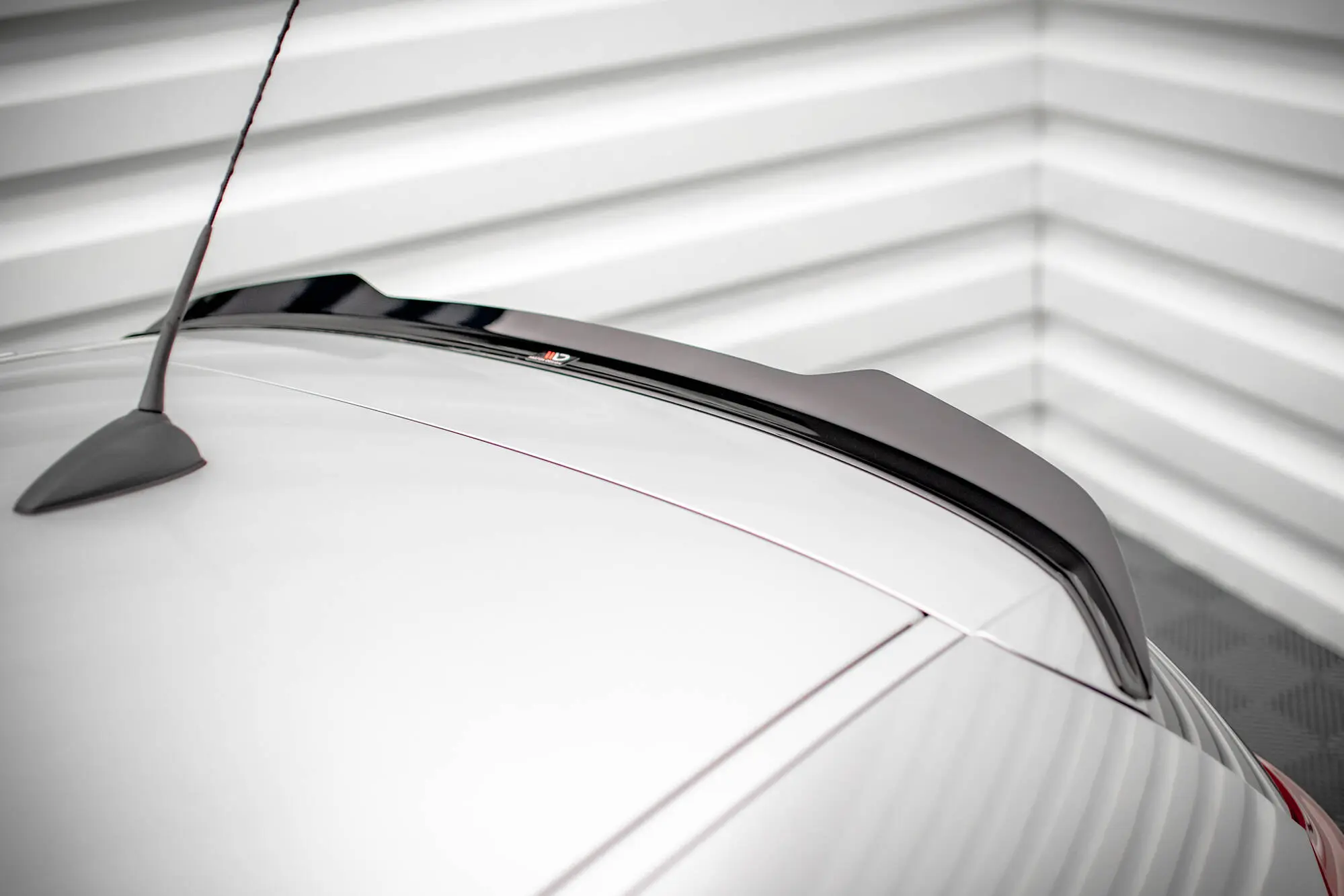 Takspoiler BMW 1 (E81) facelift 2007 - 2011 | V.2 Glossy Black Edition – bilde 4