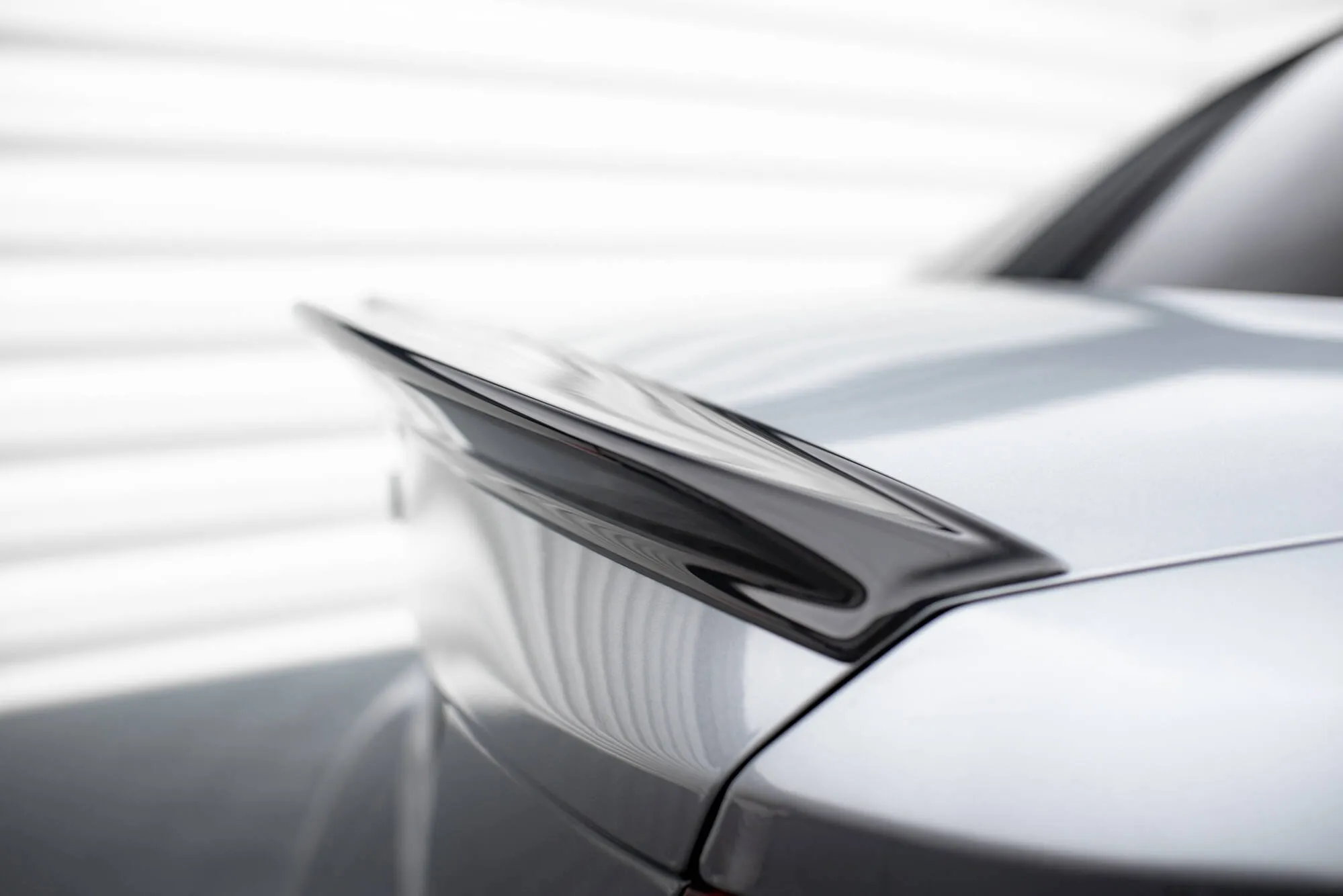 Takspoiler BMW 1 M-Pack (E82) 2007 - 2011 | Glossy Black Edition – bilde 3
