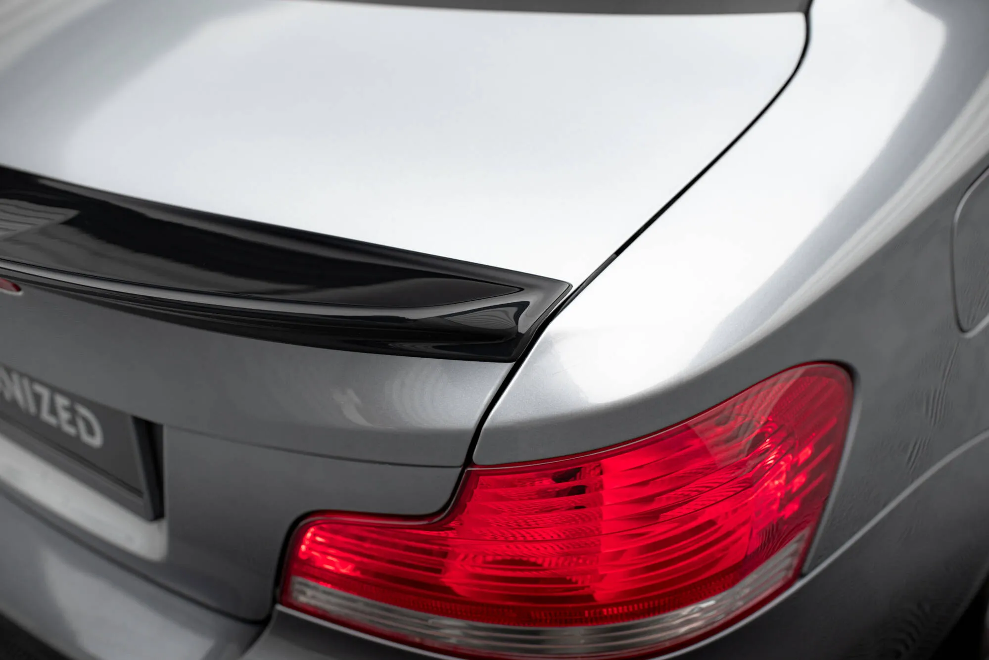 Takspoiler BMW 1 M-Pack (E82) 2007 - 2011 | Glossy Black Edition – bilde 4