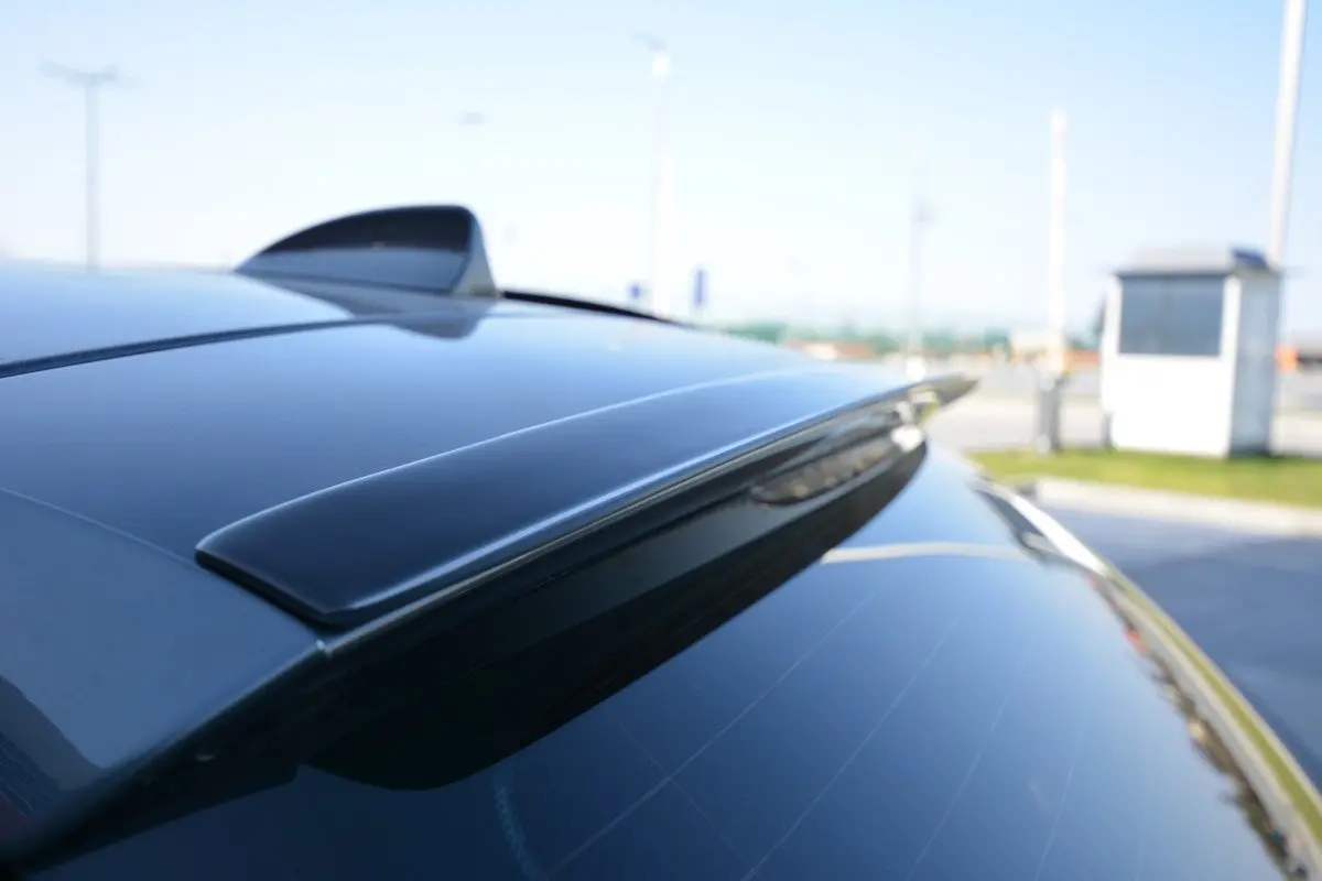 TAKSPOILER BMW 5 (E61) Touring M-Pack 2003-2010 – bilde 4