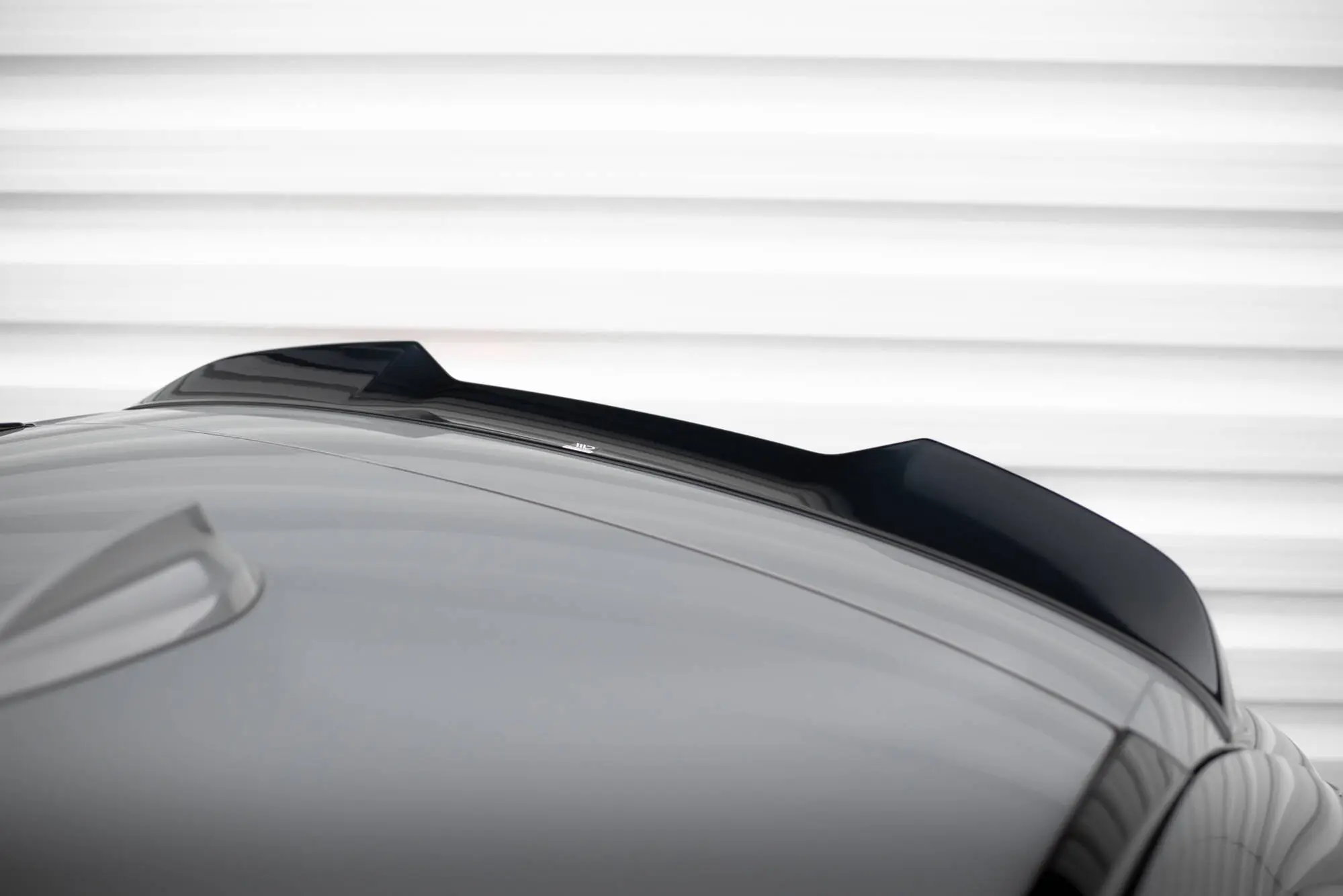 Takspoiler BMW 5 (G31) Touring 2017 - 2023 | 3D Glossy Black Edition Image 1