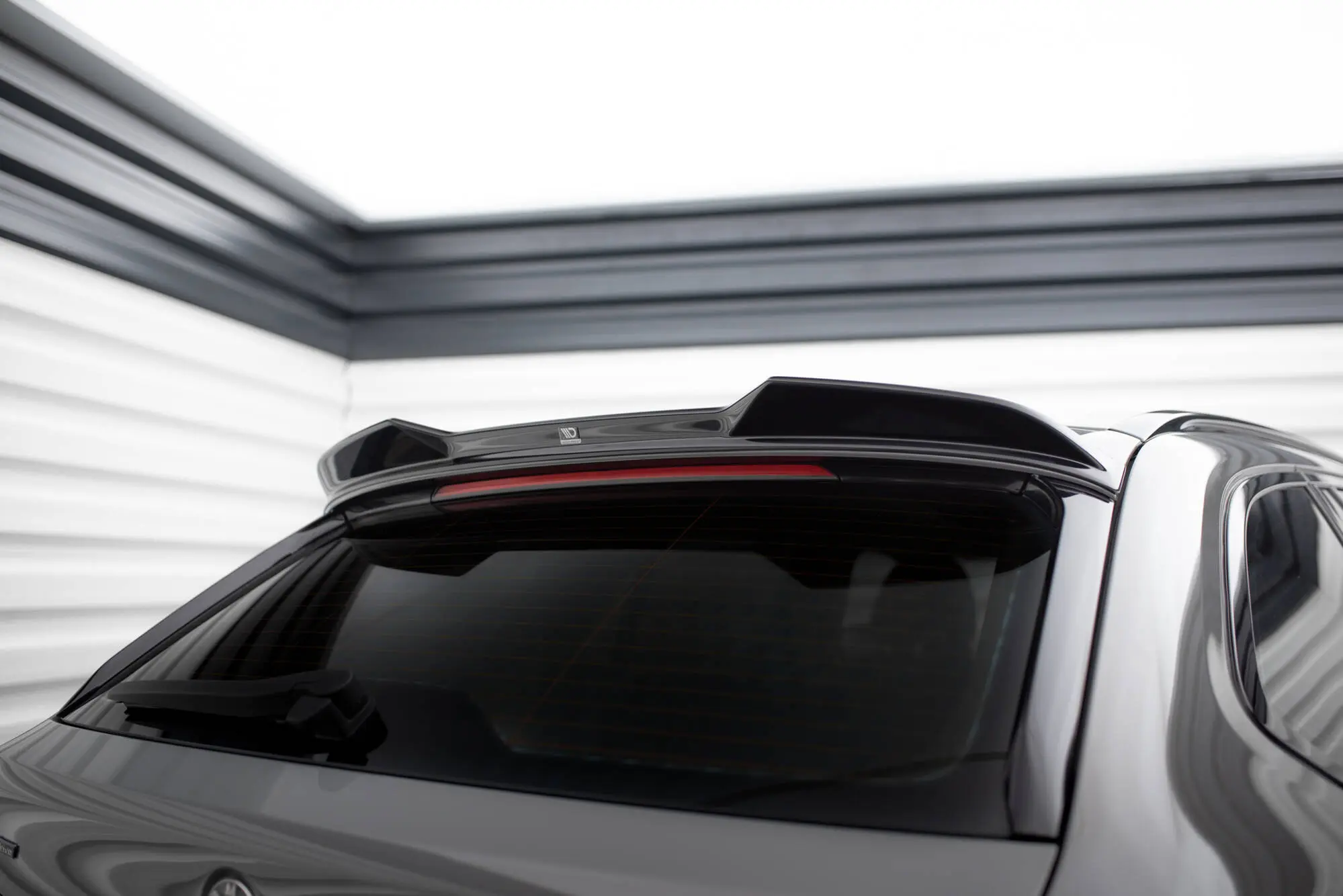 Takspoiler BMW 5 (G31) Touring 2017 - 2023 | 3D Glossy Black Edition Image 4