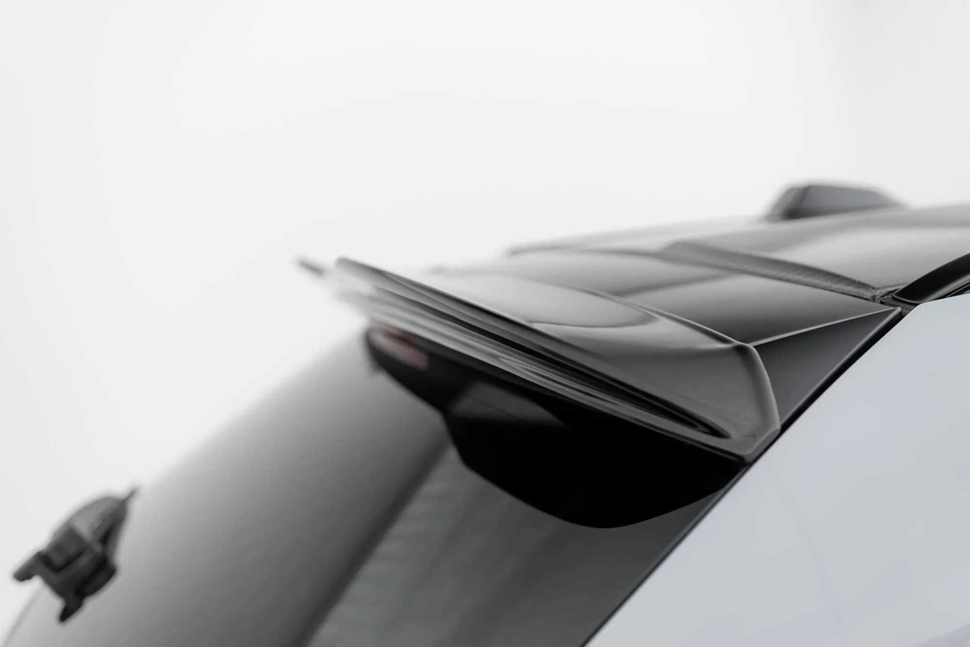 Takspoiler BMW M3 (G80) 2021-2026 | Glossy Black Edition – bilde 3