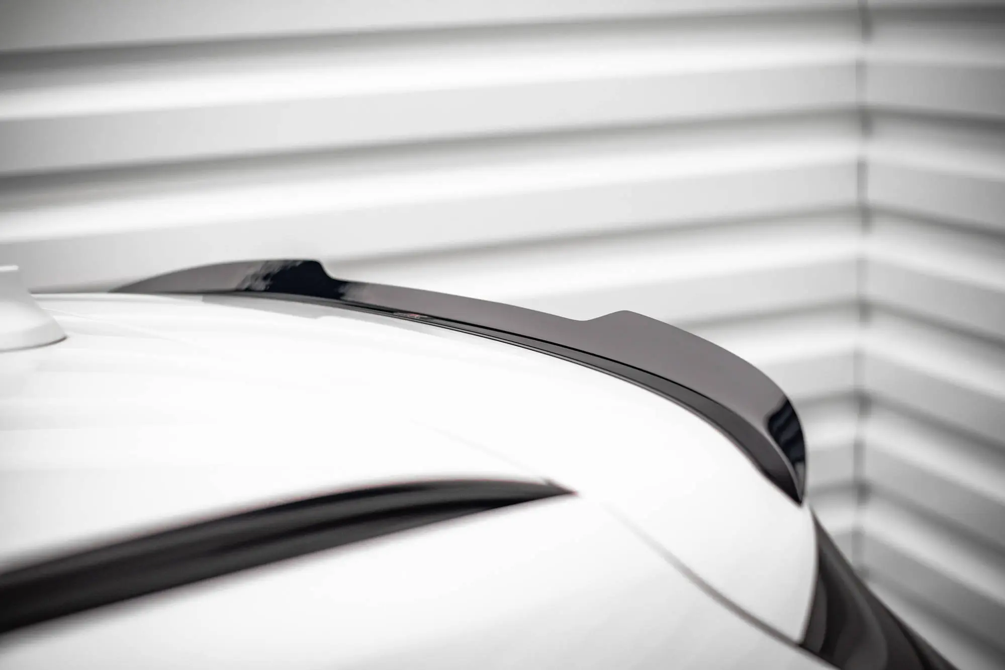 TAKSPOILER BMW X1 II (F48) M-Pack 2015-2019 – bilde 4