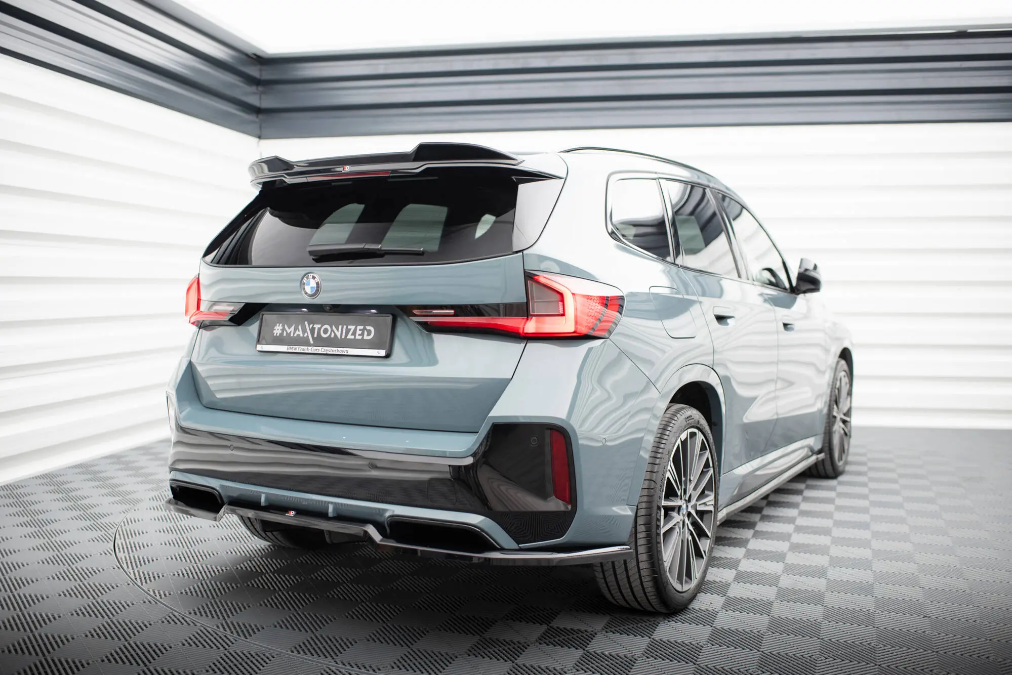 Takspoiler BMW X1 (U11) M-Pakke 2022 - > | 3D Glossy Black Edition – bilde 3