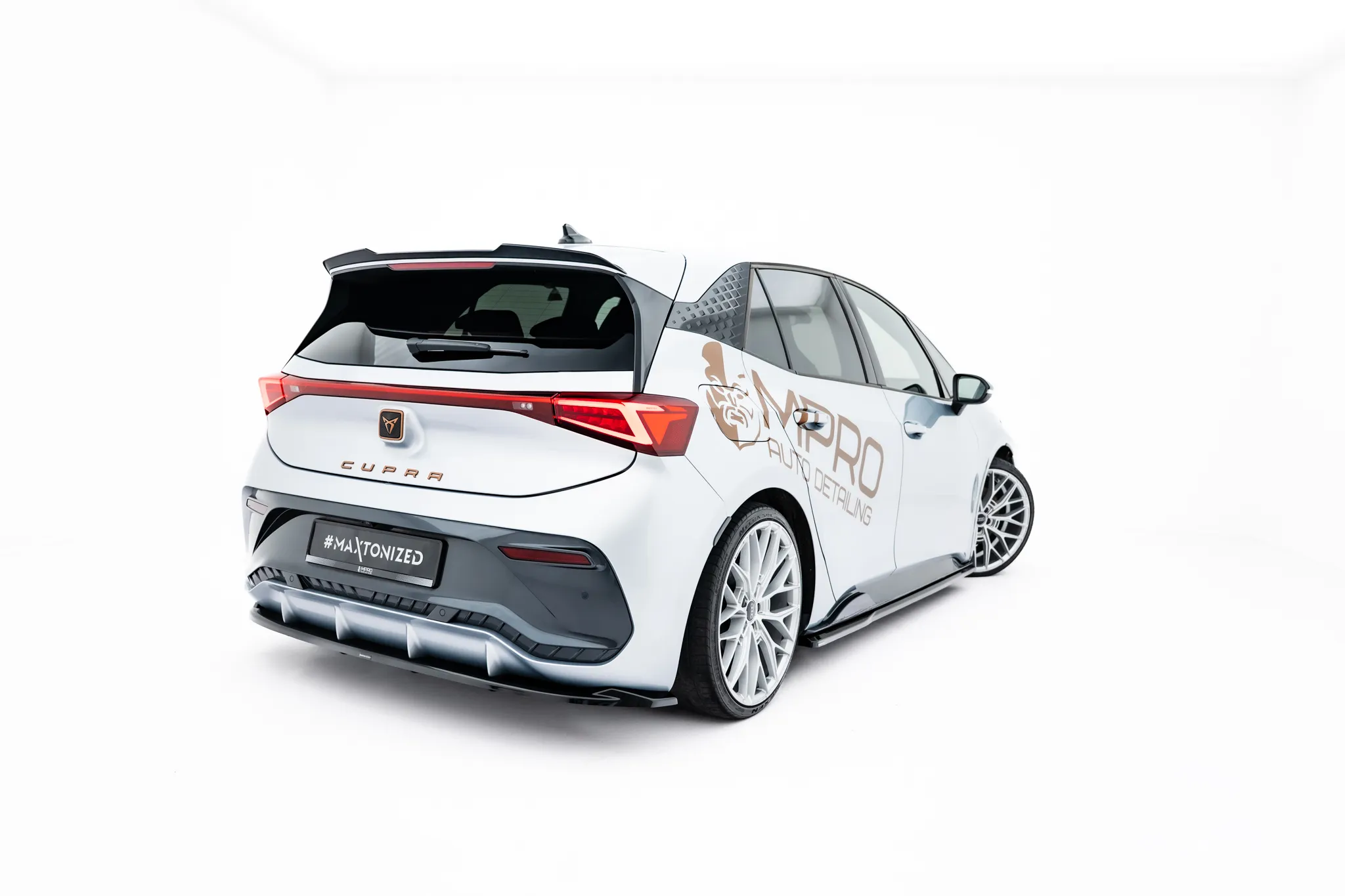 Takspoiler Cupra Born I 2021 -> | Glossy Black Edition