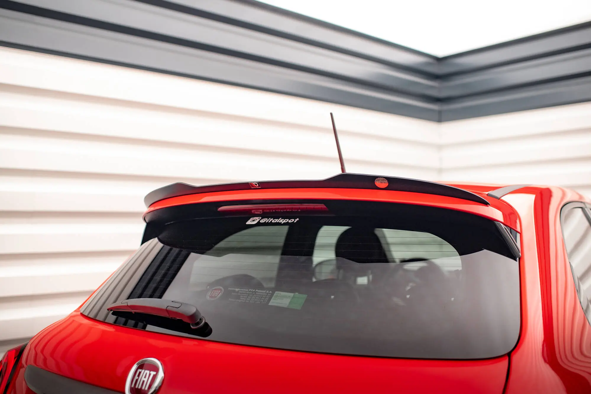 Takspoiler Fiat 500X Sport Facelift 2018 - 2024 | Glossy Black Edition