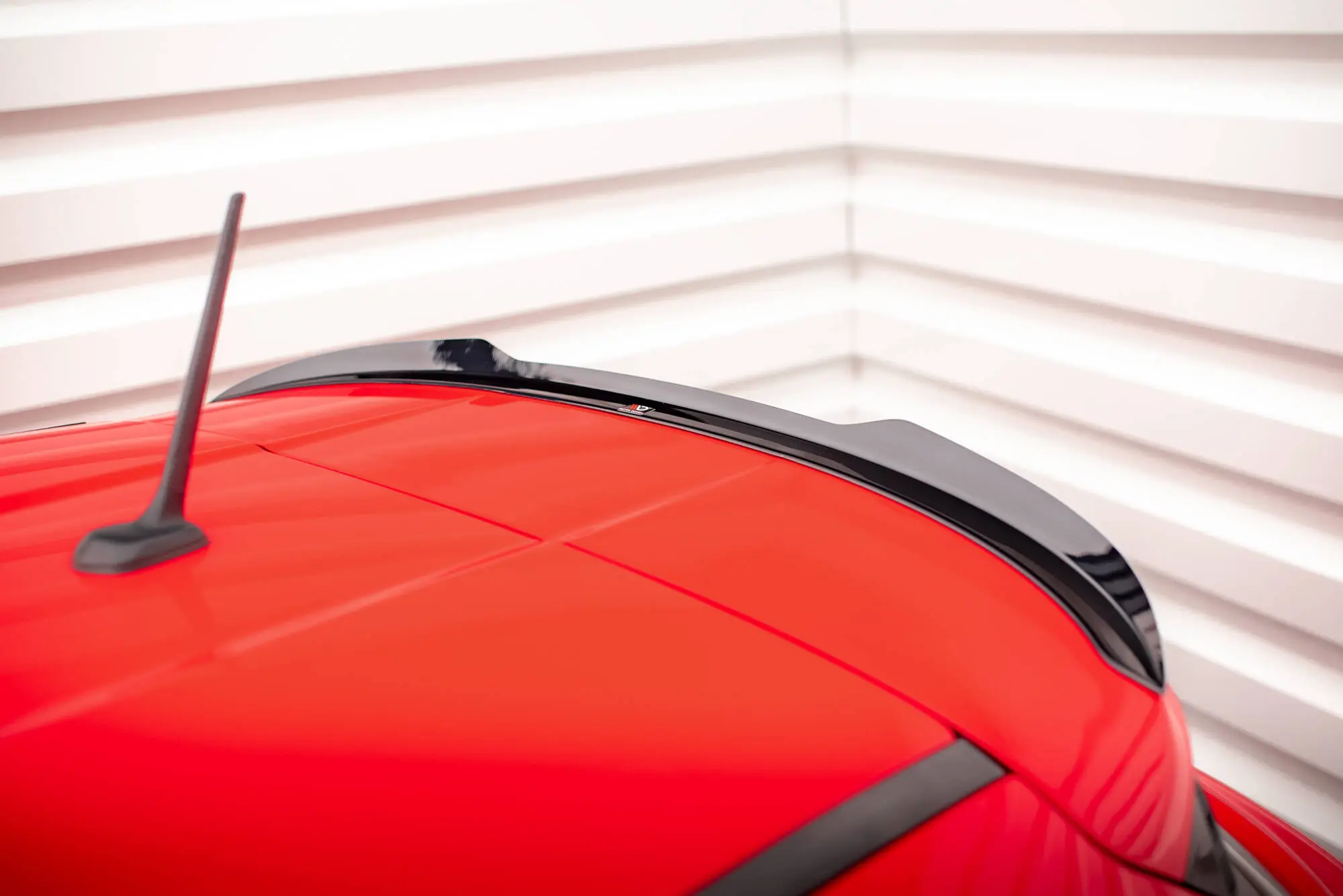 Takspoiler Fiat 500X Sport Facelift 2018 - 2024 | Glossy Black Edition – bilde 2