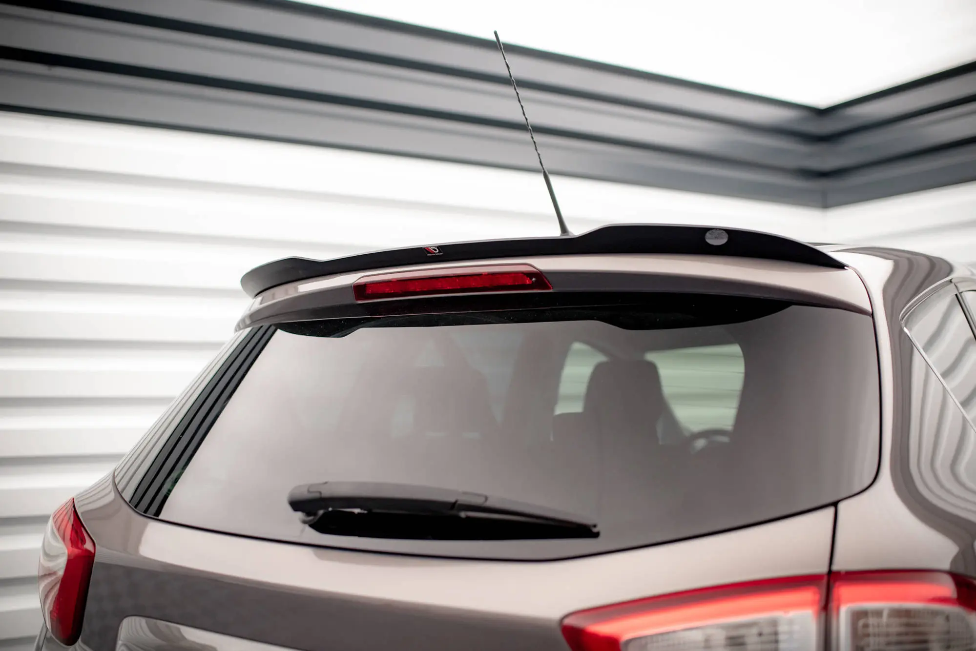 TAKSPOILER Ford C-MAX II 2010-2014