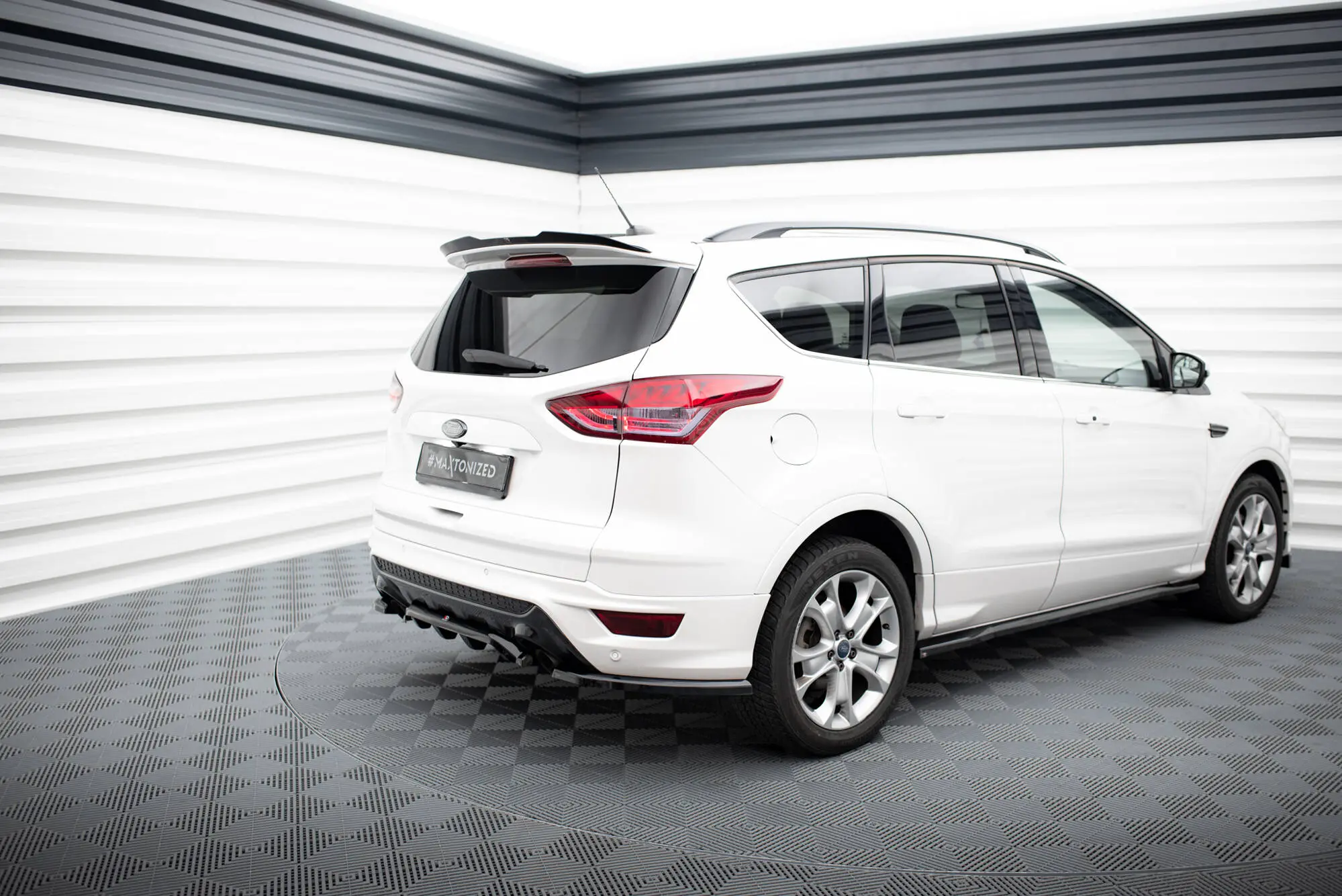 Takspoiler Ford Kuga II ST-Line 2013 - 2016 | Glossy Black Edition – bilde 4