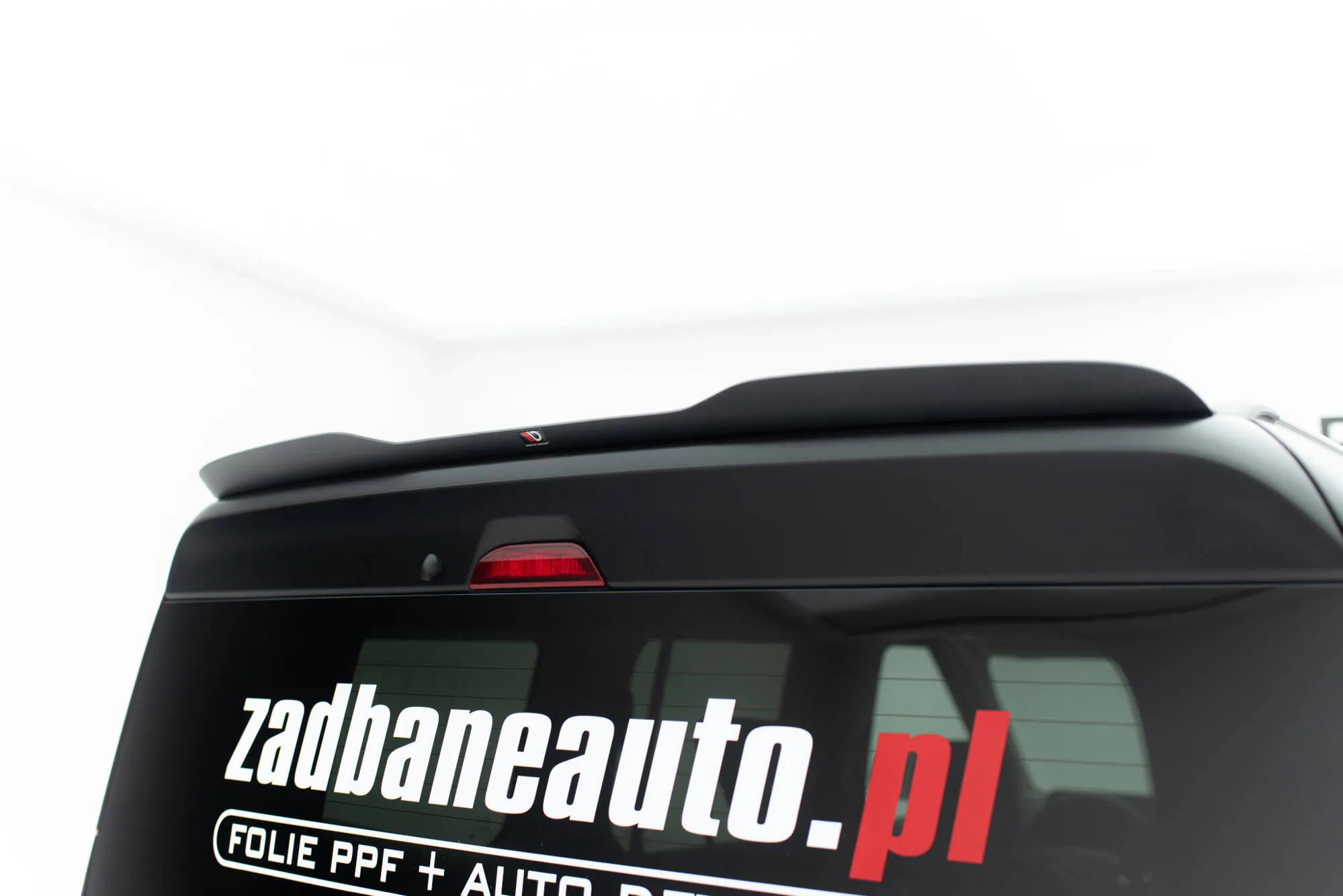 Takspoiler Ford Tourneo Courier Mk2 2023 -> | Glossy Black Edition