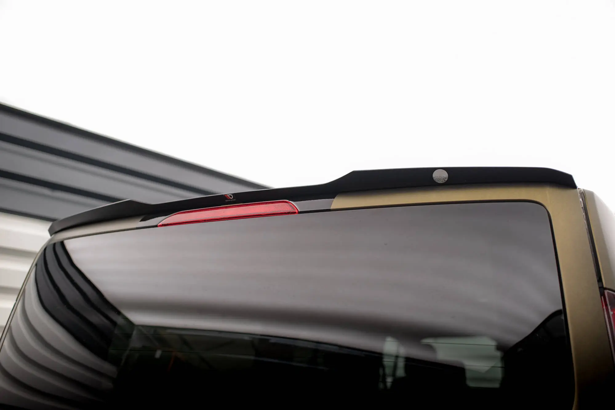 Takspoiler Ford Tourneo Custom I Facelift 2018-2023 | Glossy Black Edition
