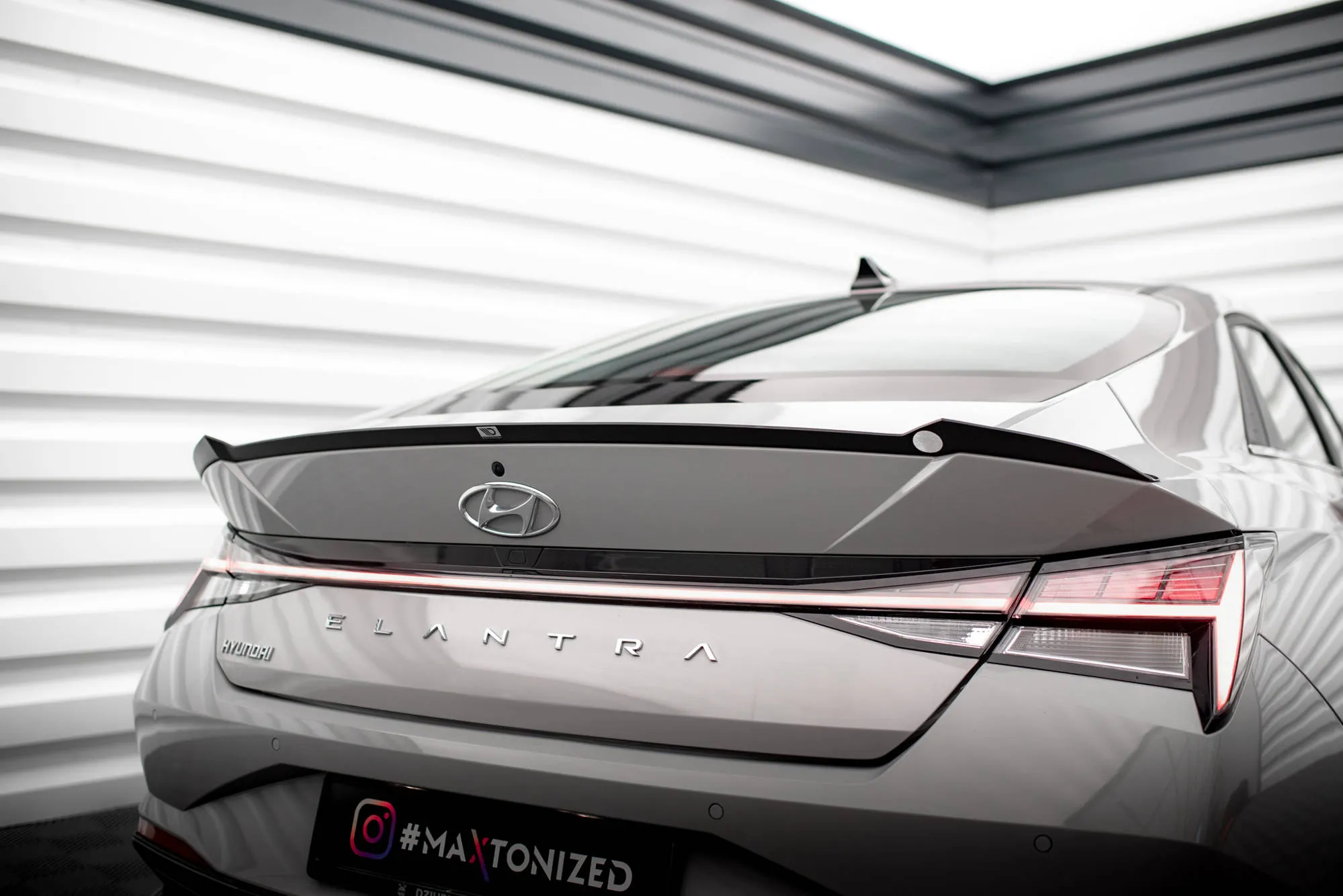 Takspoiler Hyundai Elantra Mk7 2020 - 2023 | Glossy Black Edition