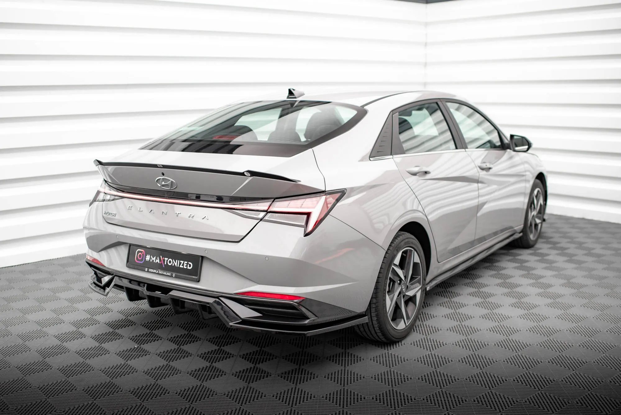 Takspoiler Hyundai Elantra Mk7 2020 - 2023 | Glossy Black Edition – bilde 2