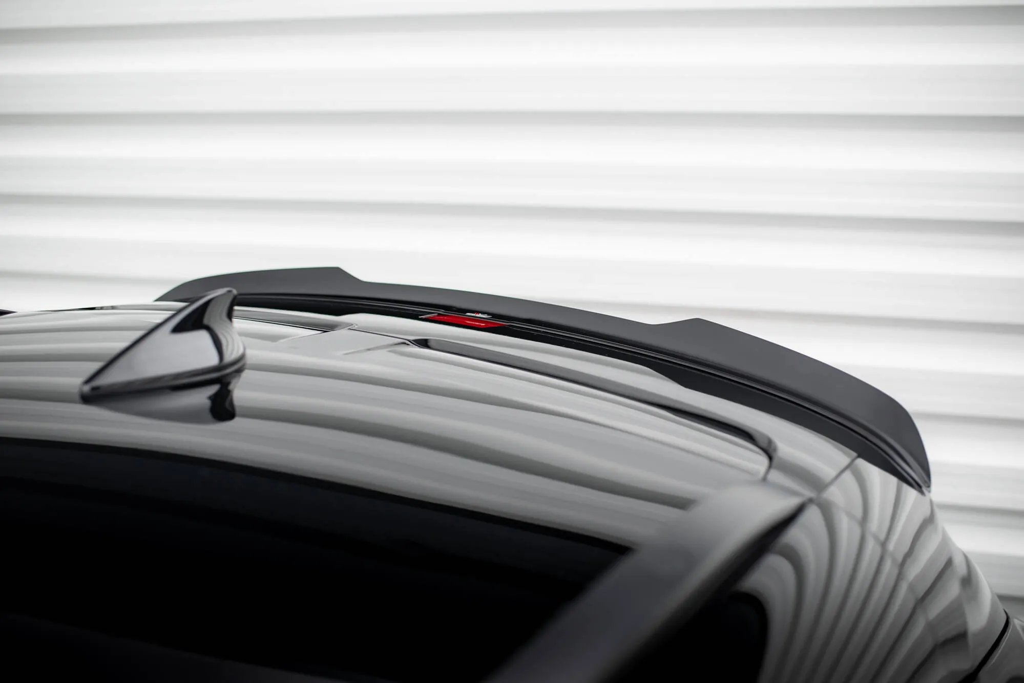 Takspoiler Hyundai Kona II N-Line 2022 -> | Glossy Black Edition – bilde 3