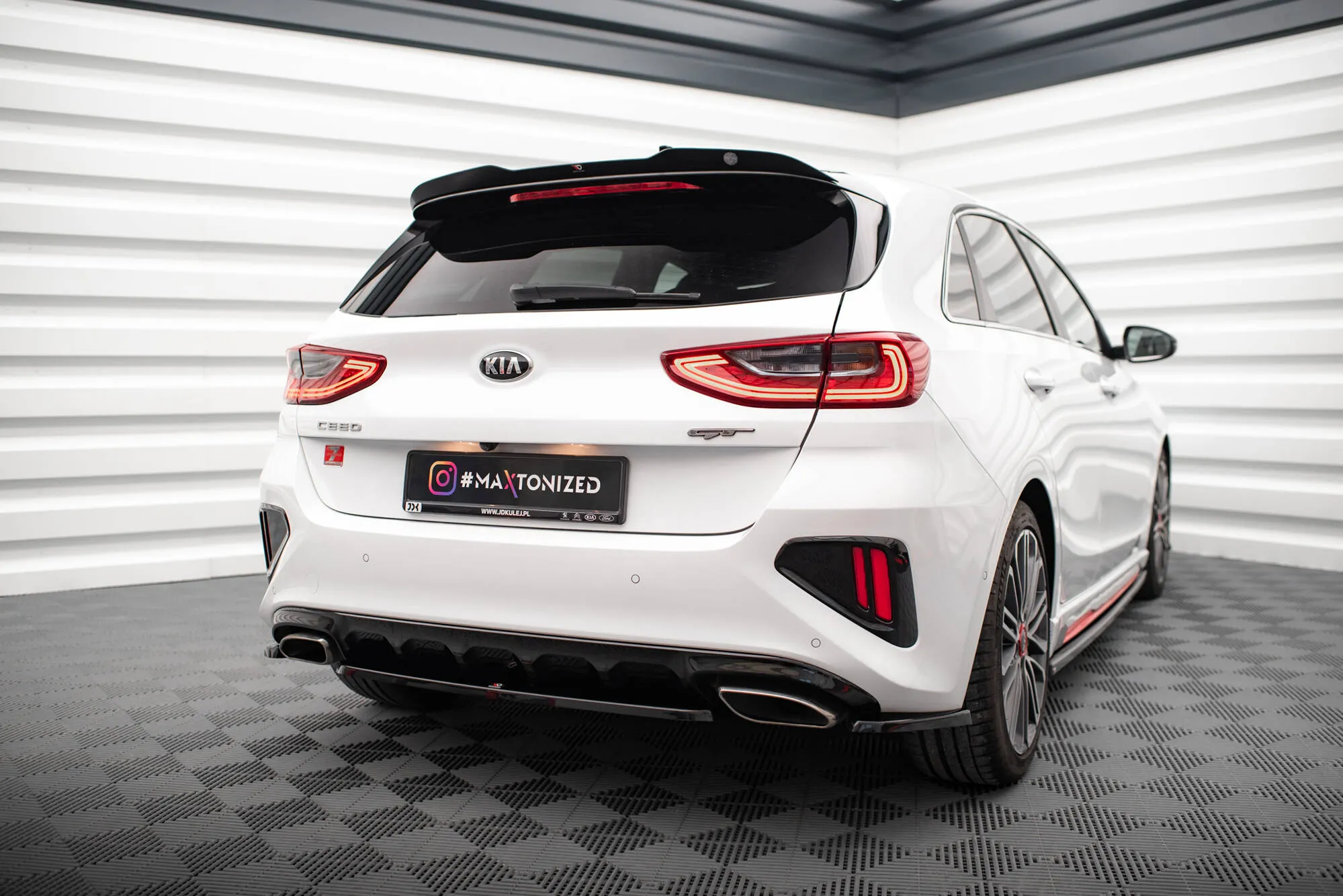 Takspoiler Kia Ceed GT III 2018 - 2021 | Glossy Black Edition – bilde 2