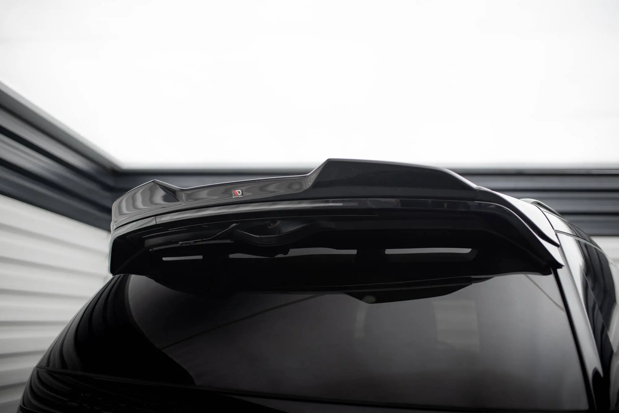 Takspoiler Land Rover Discovery 5 (L462) HSE 2016 -> | 3D Glossy Black Edition – bilde 5