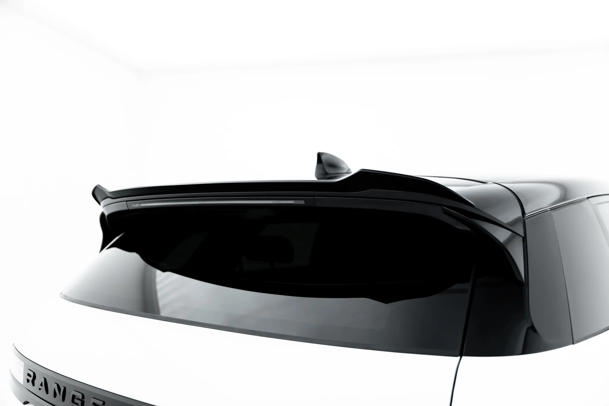 Takspoiler Land Rover Range Rover Evoque Dynamic II 2018 - 2023 | Glossy Black Edition – bilde 3